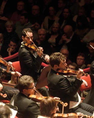 Chicago Symphony Orchestra: Petr Popelka & Hilary Hahn - Schumann, Mendelssohn & Dvorak