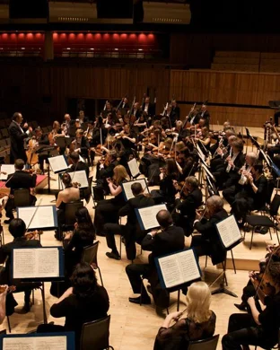 Chicago Symphony Orchestra: Klaus Makela - Sibelius & Shostakovich